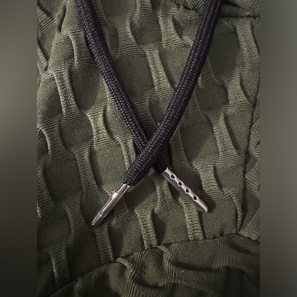 NWOT STRETCH KNIT OLIVE HONEYCOMB HOODIE - Picture 4 of 16